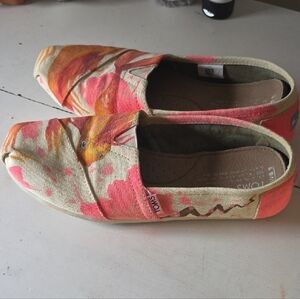 TOMS Women's Vibrant Canvas Flats - Pink and Orange Handpainted Koi